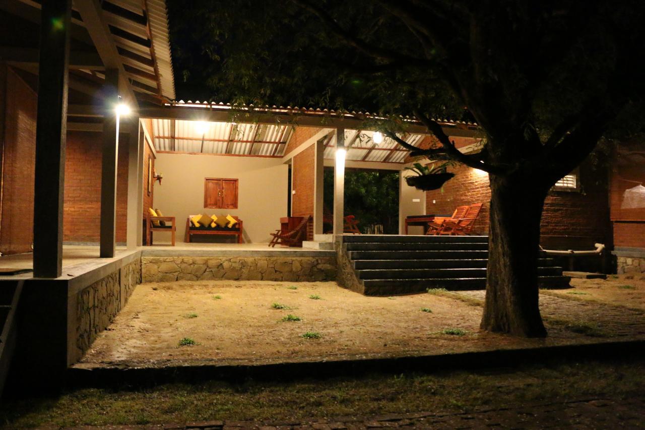 Hide Yala Acomodação com café da manhã Tissamaharama Exterior foto