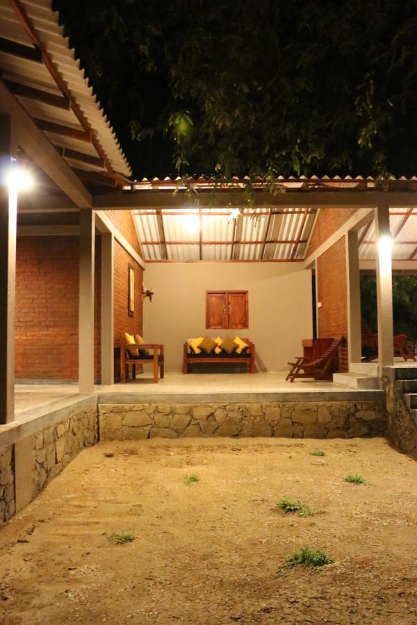 Hide Yala Acomodação com café da manhã Tissamaharama Exterior foto